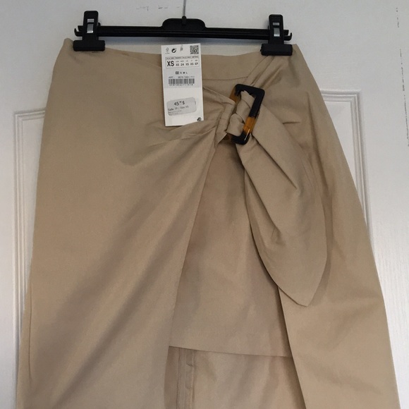 Skirt - Picture 3 of 3